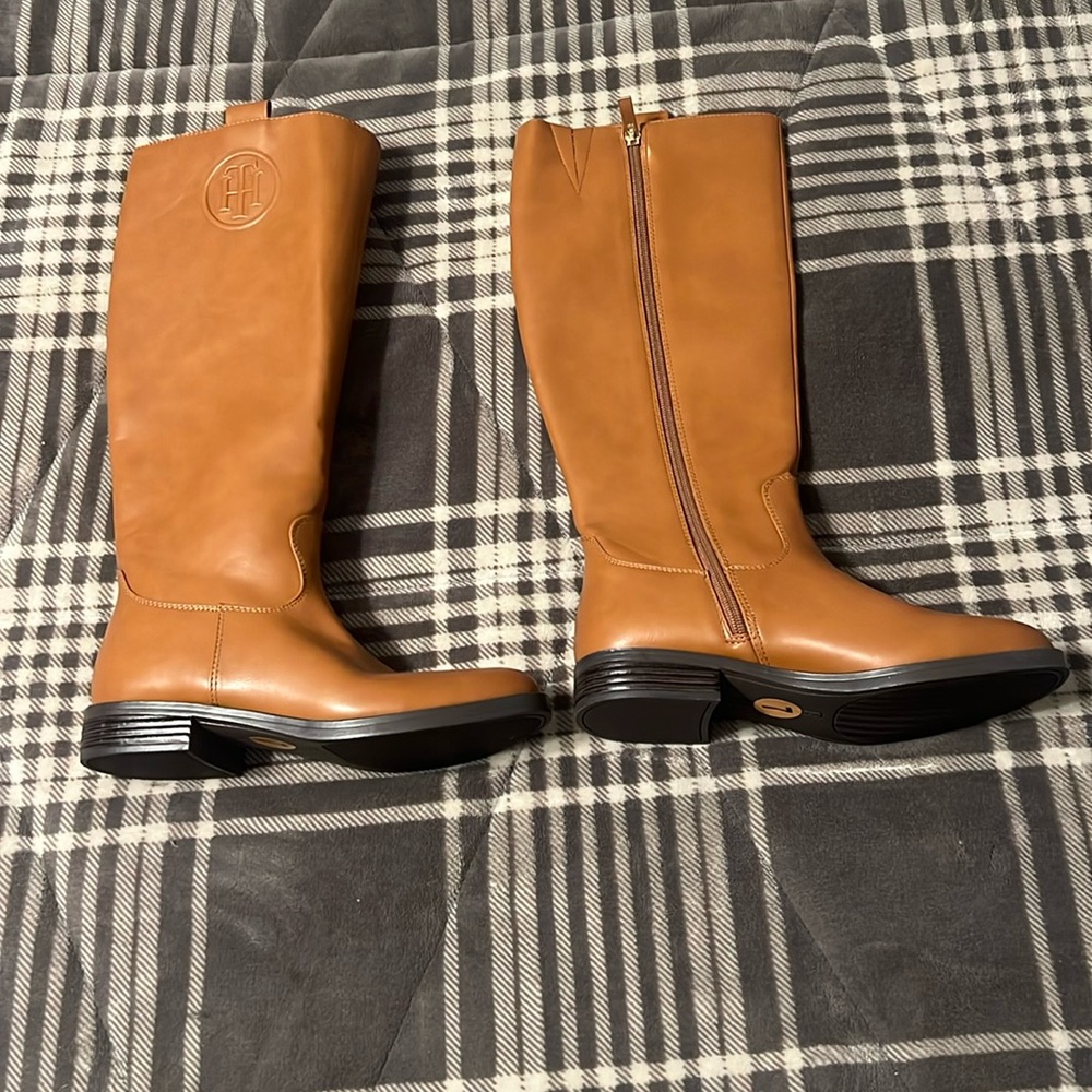 NWT Tommy Hilfiger knee boots